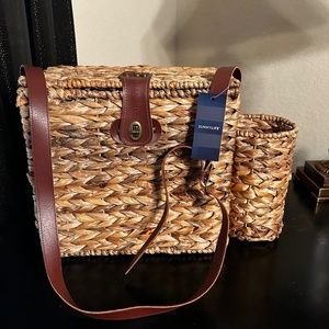 SunnyLife Picnic Basket with Wine Holder. NWT